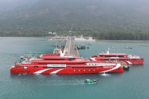 Tàu Thăng Long 1.017 chỗ